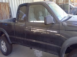 2003 TOYOTA TACOMA, BLACK, SR5 MODEL, EXTD CAB, 2.7L, AT, 2WD,  Z26464